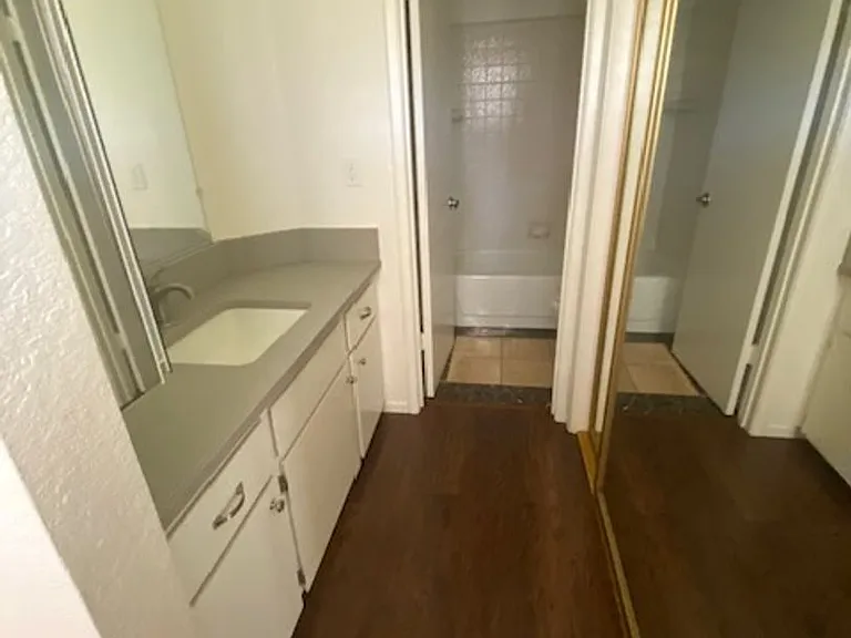 561 Amanda Ct — Photo 35