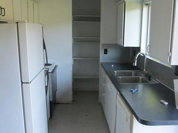 3rd image of 219 Ventura Dr
