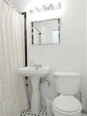 Rented by DSA Realty | media 28