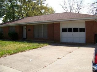 912 Cannan Dr, Angleton, TX 77515