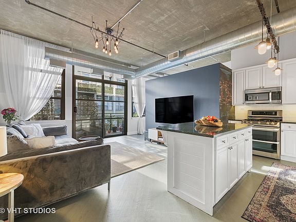 2nd image of 900 N Kingsbury St APT 1017