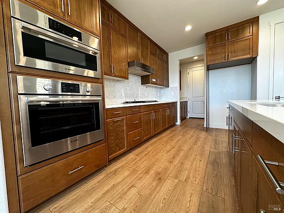 4th image of 505 Merritt Street
