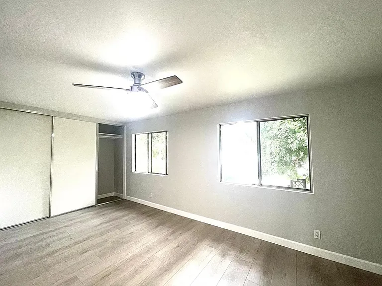 653 E Matchwood Pl — Photo 9
