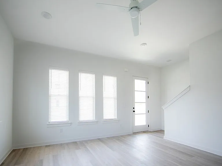 Pre-Leasing For August 2026! — Photo 12