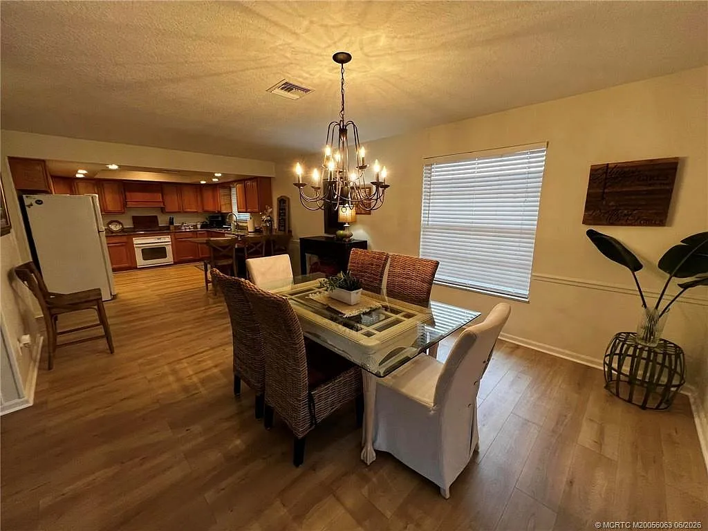 3 bed, 2.0 bath, 1868 sqft, $4,800 — Photo 4