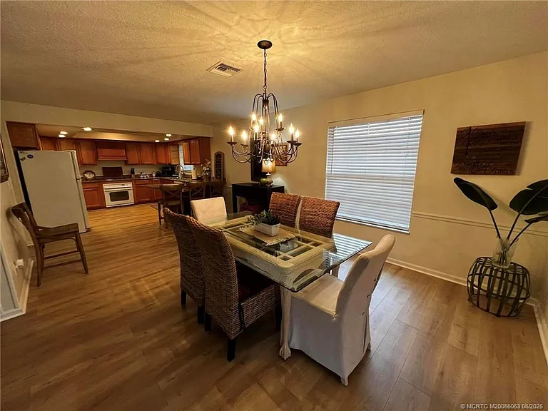 2453 SW Murphy Rd — Photo 4