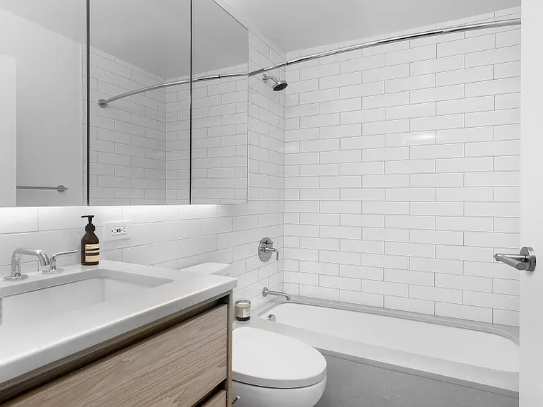 154 E 29th St #1106 — Photo 6