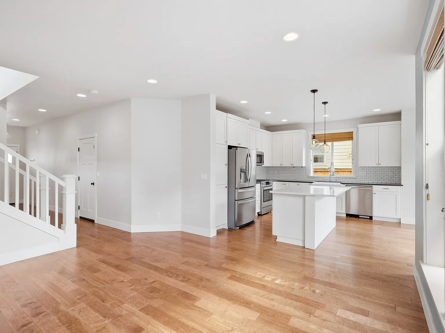 3 bed, 2.5 bath, 1663 sqft, $3,095 — Photo 4
