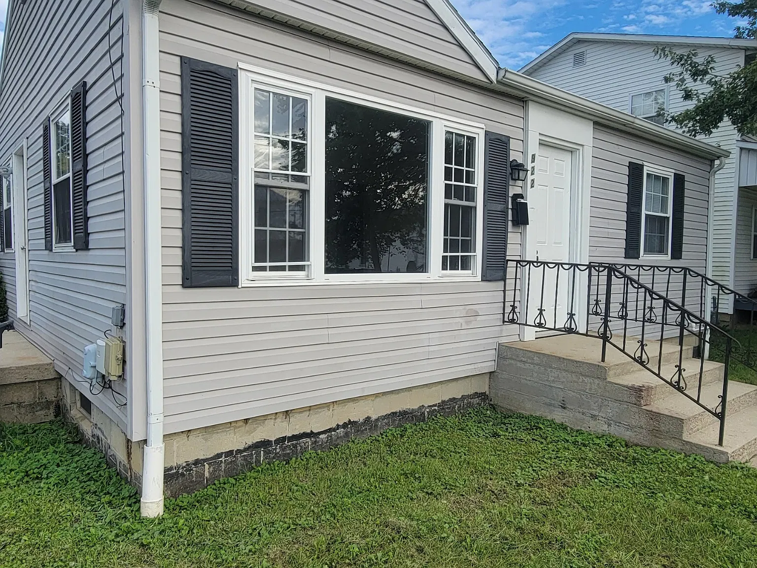 2 Bedroom, 1 Bath House — Photo 2