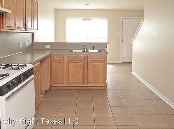 4th image of 16311 Blue Rock Springs Dr