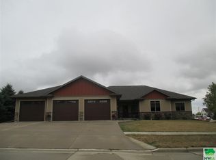 602 26th Ave, Sheldon, IA 51201