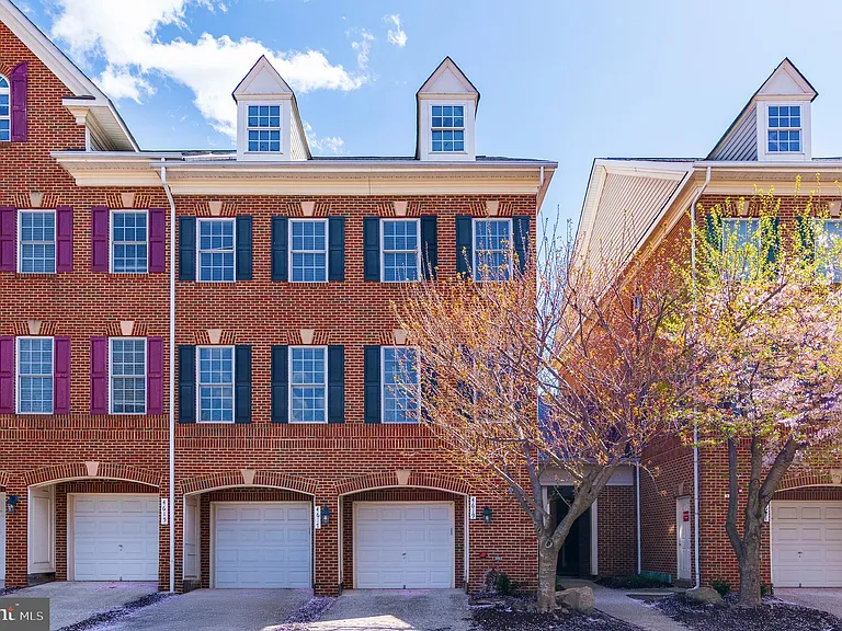 4619 Hummingbird Ln — Photo 2