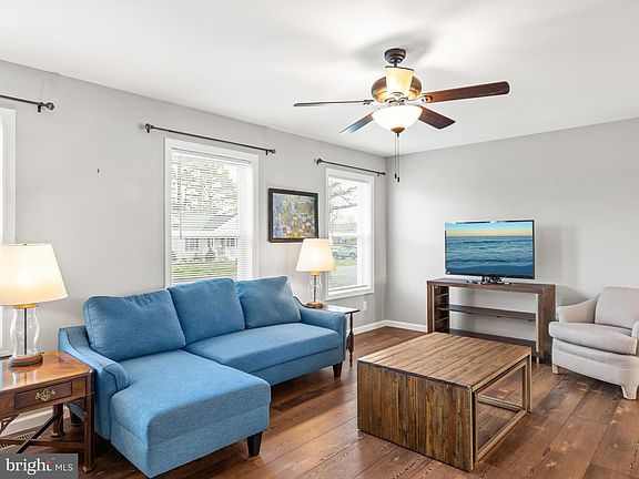 3rd image of 30570 Townsend Dr