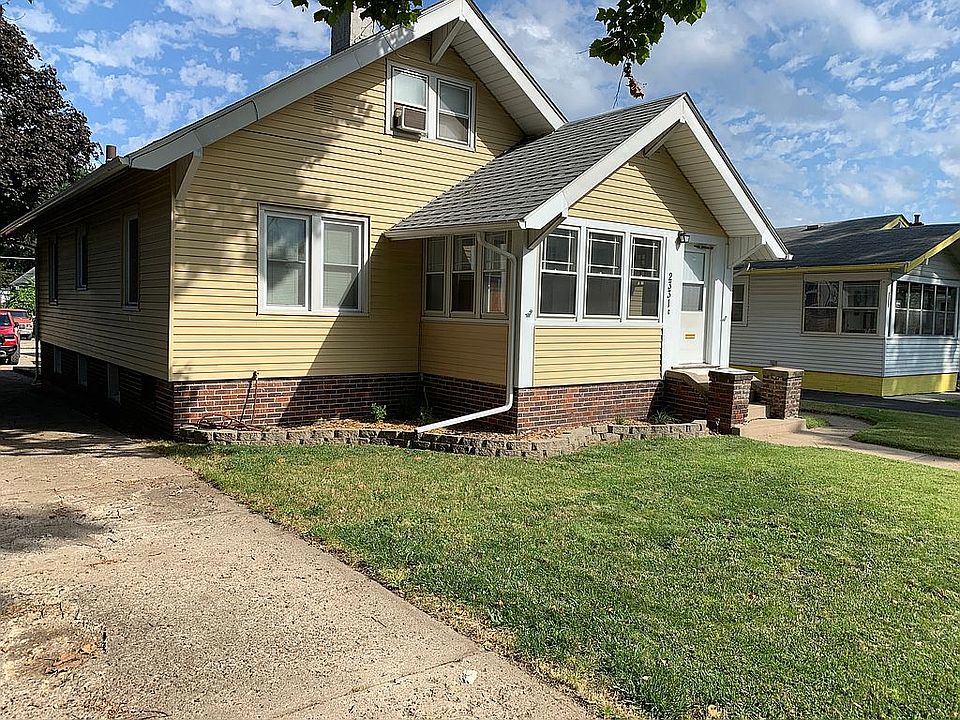 2nd image of 2331 York St