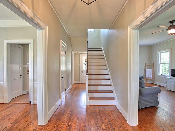 3rd image of 2001 Mimosa Dr