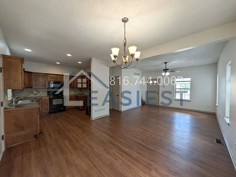 2801 Metropolitan Ave — Photo 6