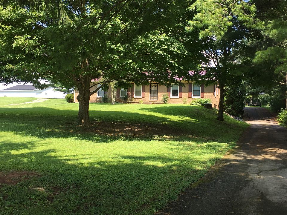 Front of house from driveway