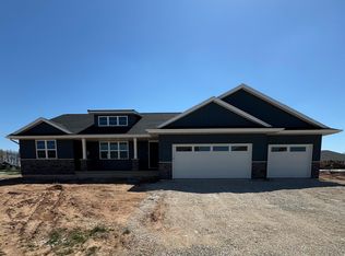 4575 Richard Ln, Green Bay, WI 54313