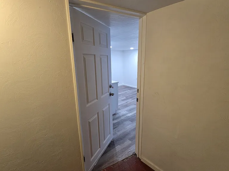 621-623 Lincoln Ave #1 — Photo 1