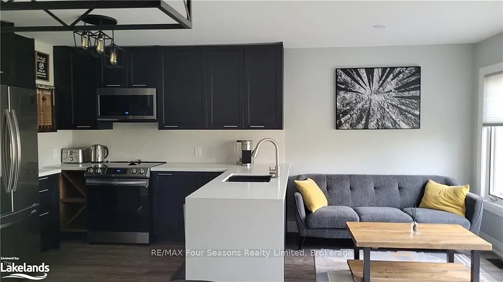 4 bed, $3,000 — Photo 4
