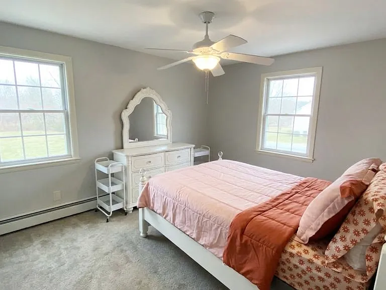 10 Pine Tree Ln — Photo 6