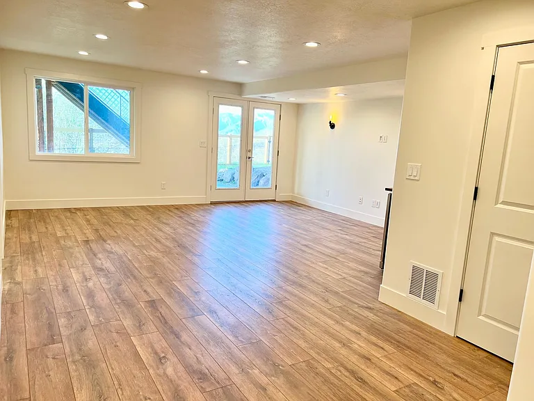 339 E Manti Dr — Photo 21