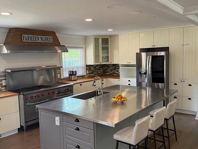 3411 Eastburn Rd — Photo 3