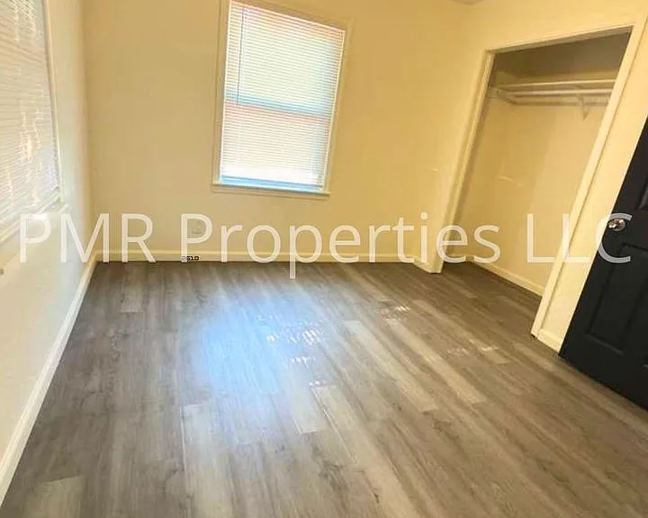2406 SW D Ave — Photo 4
