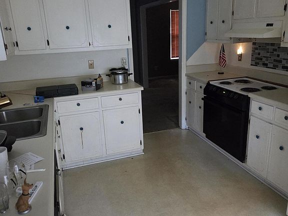 3rd image of 2707 Bob White Court