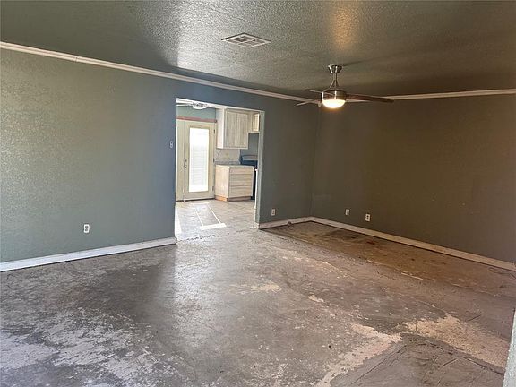 3rd image of 128 SW 6th St