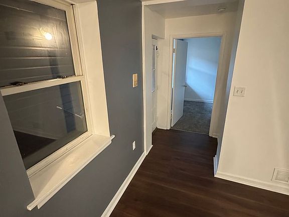 3rd image of 403-405 Walnut St #3