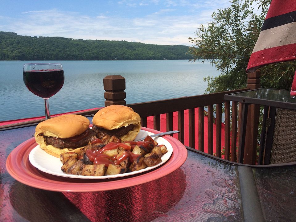 Lakefront Dining!