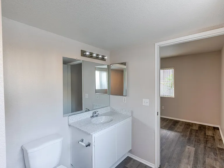 Cranford Court Apts — Photo 8