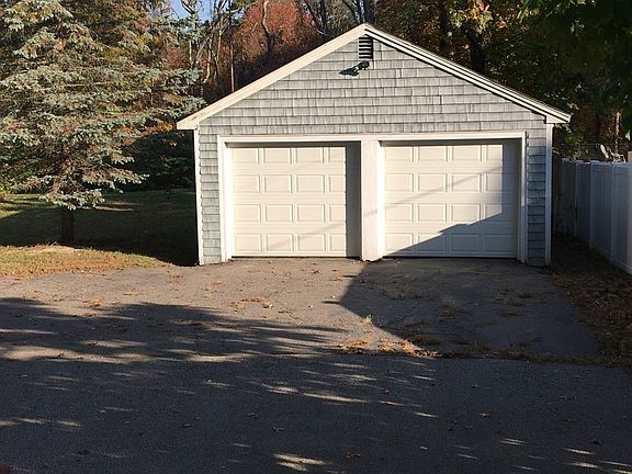 4th image of 388 Liberty St