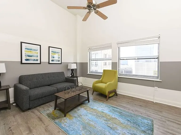Penn Street Tower Apartments — Photo 5