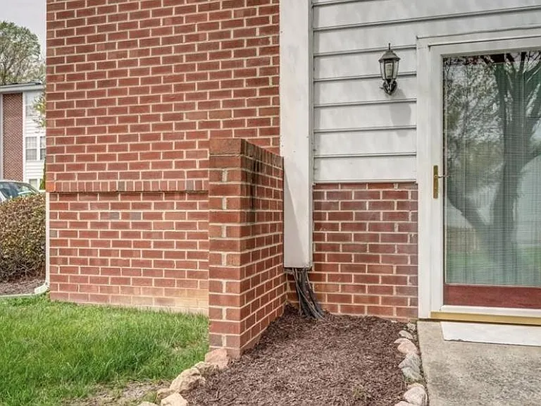 7600 Portadown Ct — Photo 3