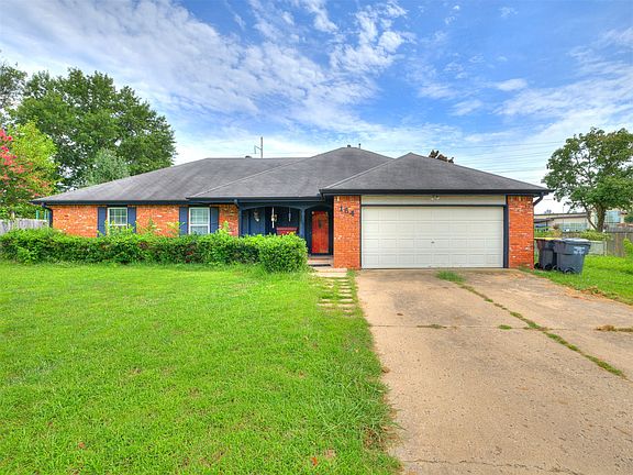 3rd image of 164 Fox Run Cir