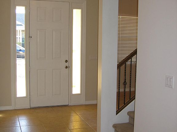 5th image of 924 White Oak Way