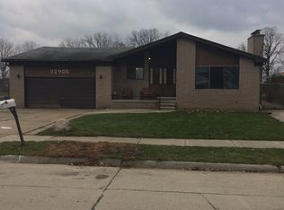 32905 Robeson St, Saint Clair Shores, MI