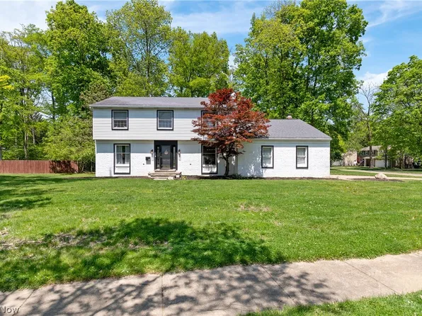875 Smokerise Dr, Medina, OH 44256