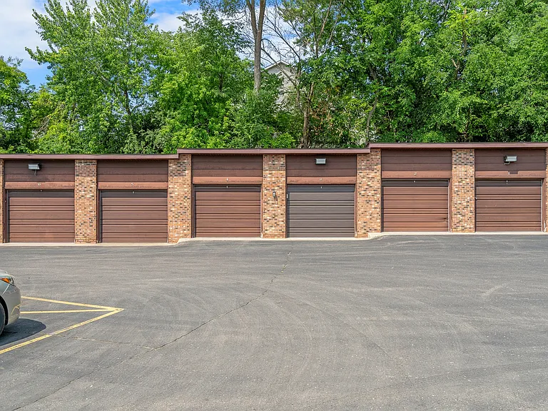 Lily Lake Terrace — Photo 6