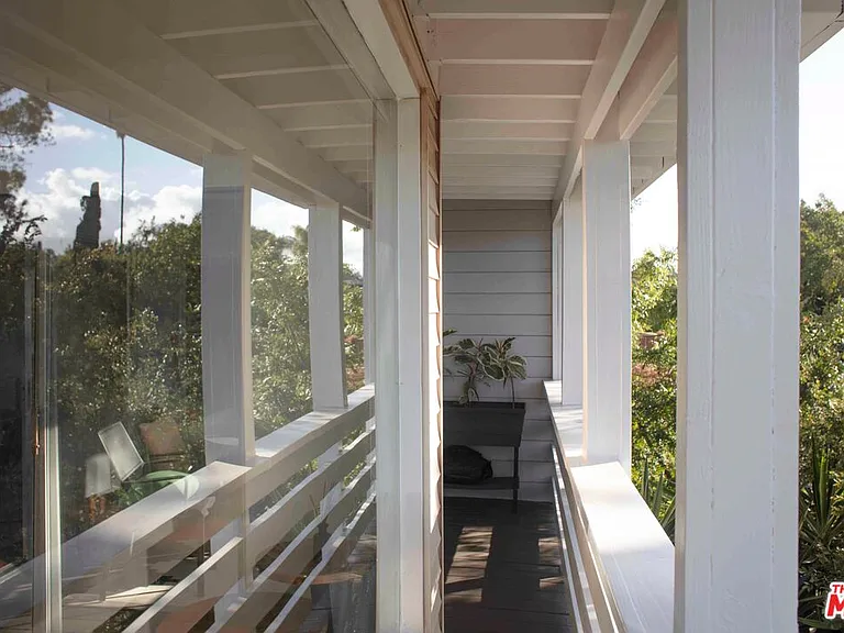 1112 Montecito Dr — Photo 6