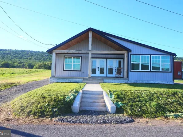 270 W Mountain Rd, Hegins, PA 17938