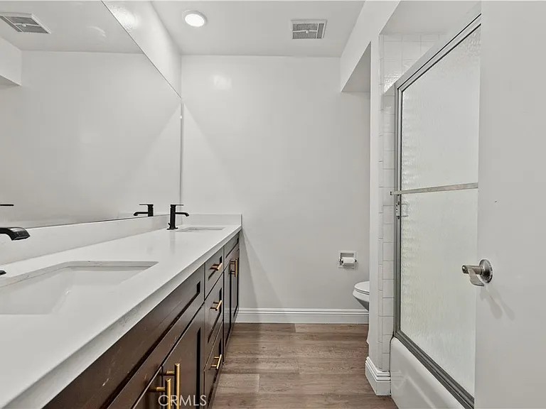 9724 Bothwell Rd — Photo 43