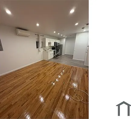 3 bed, 1062 sqft, $3,650 — Photo 3