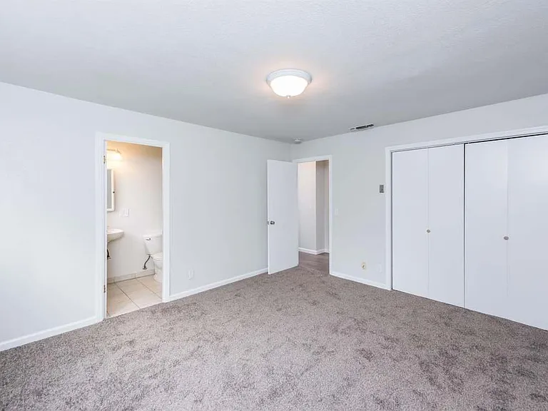 1013 W Terrace Ave — Photo 7