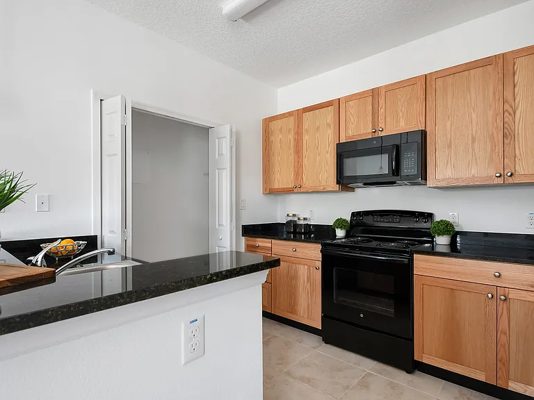 Spring Tree Village Apartments — Photo 40