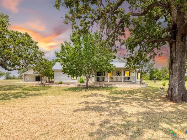 1600 Cattlemens Row, Lockhart, TX 78644