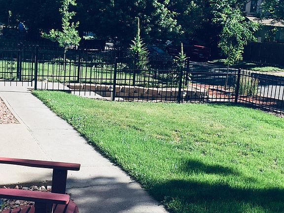 Relaxing front lawn with plenty of shade!