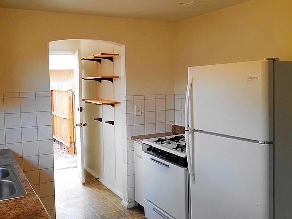 3rd image of 3532 E Monte Vista Dr